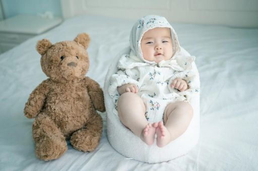 开平宝宝吃不饱母乳的症状
